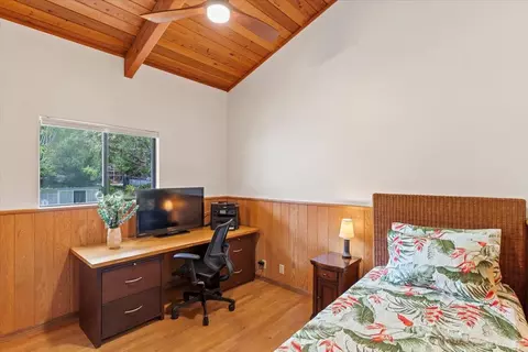 Bedroom - 5791 Lower Kula Rd, Kula, HI 96790 photo 3 of 6