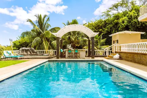 3446 Omaopio Rd, Kula, HI 96790