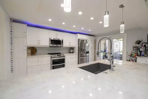 100 Auhana Rd #301, Kihei, HI 96753