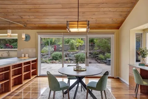 Dining - 1461 Naalae Rd, Kula, HI 96790 photo 2 of 5