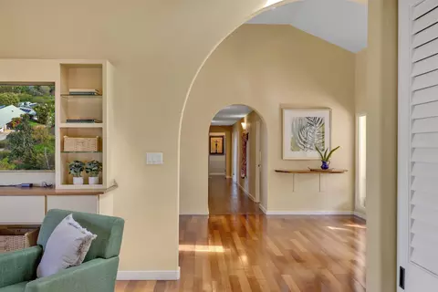 Entry Way - 1461 Naalae Rd, Kula, HI 96790 photo 2 of 3
