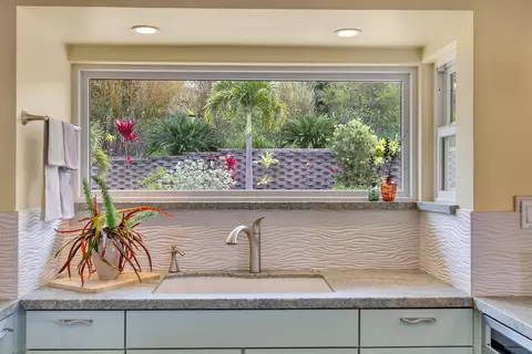 Kitchen - 1461 Naalae Rd, Kula, HI 96790 photo 5 of 5