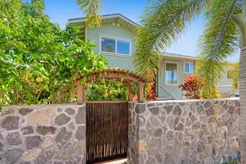 2709 Puu Hoolai St, Kihei, HI 96753
