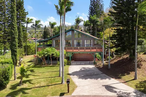 566 Hoene St, Makawao, HI 96768