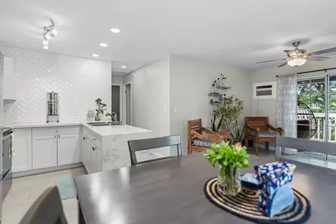 140 Uwapo Rd #3-202, Kihei, HI 96753