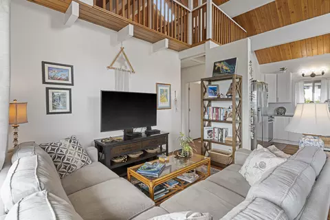 Living - 10 Meakoho Pl, Kula, HI 96790 photo 5 of 5