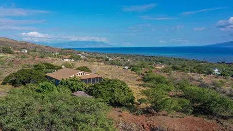 131 Kupaia Pl, Kaunakakai, HI 96748