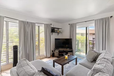 480 Pio Dr #206, Wailuku, HI 96793