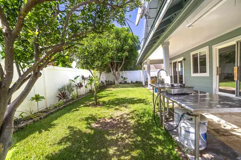 Exterior - 121 Molehulehu Loop, Kahului, HI 96732 photo 7 of 8