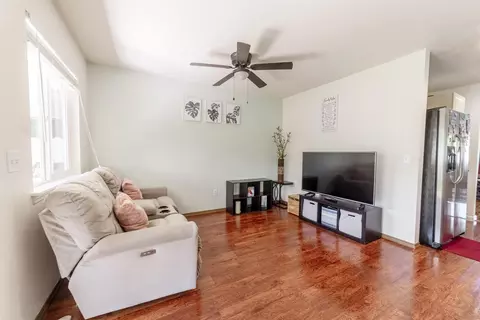 Living - 121 Molehulehu Loop, Kahului, HI 96732 photo 2 of 3