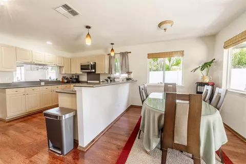 Kitchen - 121 Molehulehu Loop, Kahului, HI 96732 photo 4 of 4