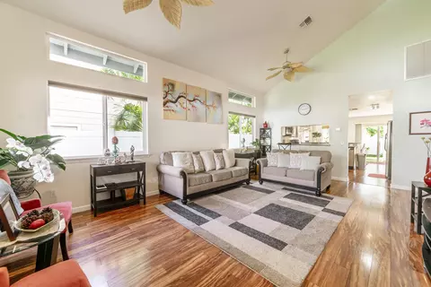 Living - 121 Molehulehu Loop, Kahului, HI 96732 photo 1 of 3