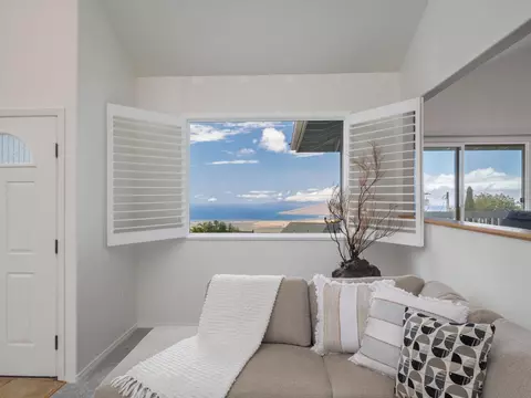 Living - 1515 Lower Kimo Dr, Kula, HI 96790 photo 2 of 4
