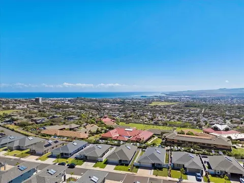 281 Pua Kalaunu Loop, Wailuku, HI 96793