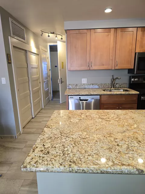 475 Front St #220, Lahaina, HI 96761