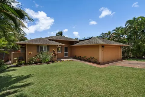 23 Poinciana Rd, Lahaina, HI 96761