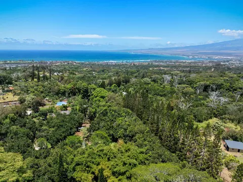 1368 Malaihi Rd, Wailuku, HI 96793