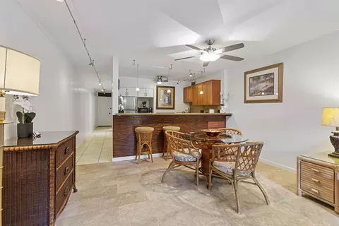 Dining - 4242 Lower Honoapiilani Rd #E 210, Lahaina, HI 96761 photo 3 of 3
