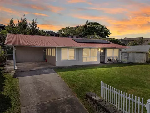 720 Kekona Pl, Makawao, HI 96768