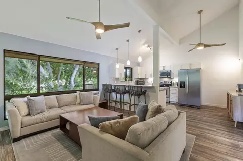 15 Kulanihakoi St #12E, Kihei, HI 96753
