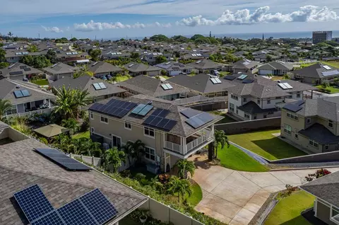 374 Puaehu St, Wailuku, HI 96793
