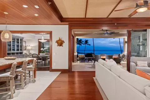 1 Bay Dr #1103, Lahaina, HI 96761