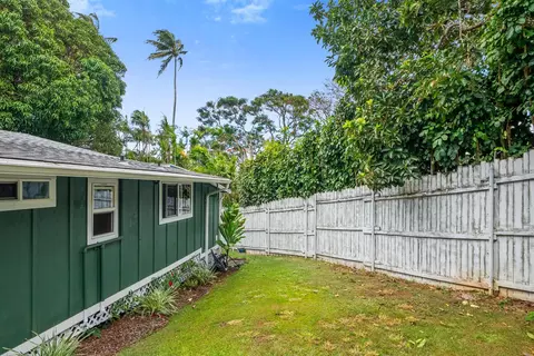 Exterior - 323 W Kuiaha Rd, Haiku, HI 96708 photo 3 of 10
