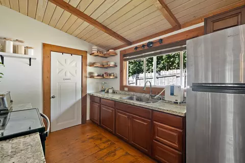 Kitchen - 323 W Kuiaha Rd, Haiku, HI 96708 photo 2 of 5