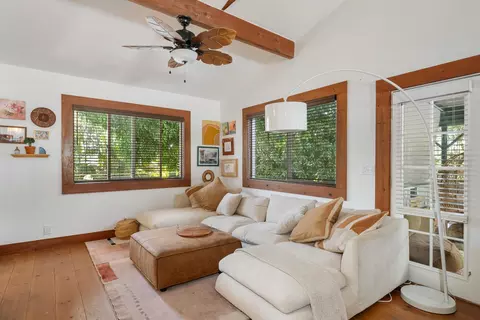 Living - 323 W Kuiaha Rd, Haiku, HI 96708 photo 2 of 2