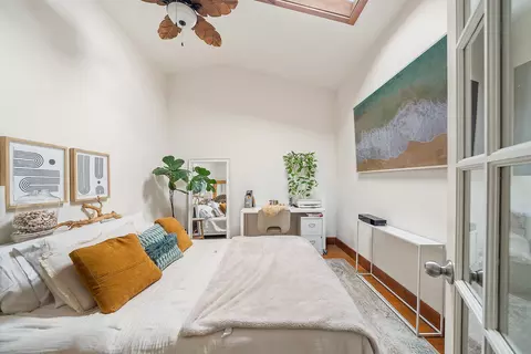 Bedroom - 323 W Kuiaha Rd, Haiku, HI 96708 photo 1 of 2