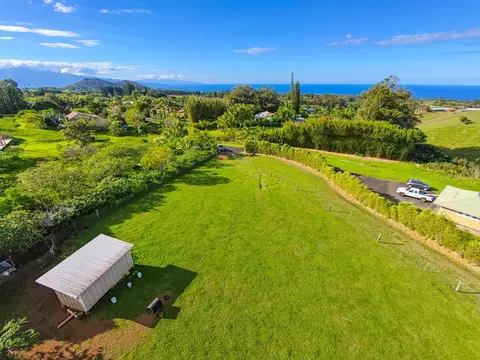 57 Awalau Rd #A, Haiku, HI 96708