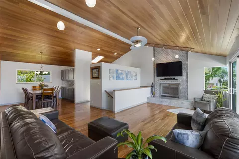 Living - 39 Ka Dr, Kula, HI 96790 photo 1 of 3