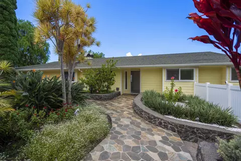 39 Ka Dr, Kula, HI 96790