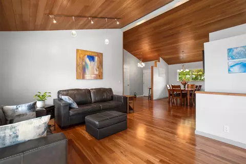 Living - 39 Ka Dr, Kula, HI 96790 photo 2 of 3