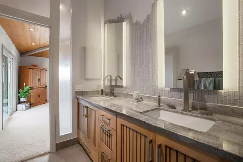 Bath - 39 Ka Dr, Kula, HI 96790 photo 2 of 4