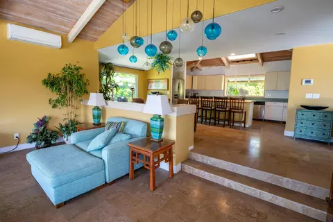 Living - 15 Hui Rd E, Lahaina, HI 96761 photo 3 of 5