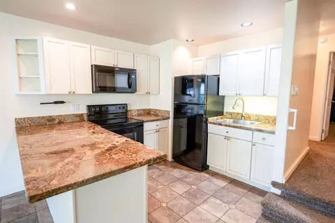 Kitchen - 15 Hui Rd E, Lahaina, HI 96761 photo 1 of 1