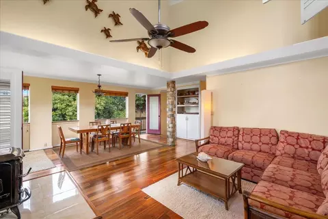 Living - 35 Kau St, Kula, HI 96790 photo 2 of 3