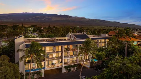 2124 Awihi Pl #206, Kihei, HI 96753