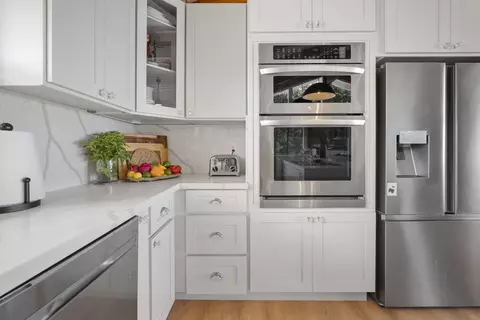 Kitchen - 14 Ka Dr, Kula, HI 96790 photo 3 of 5