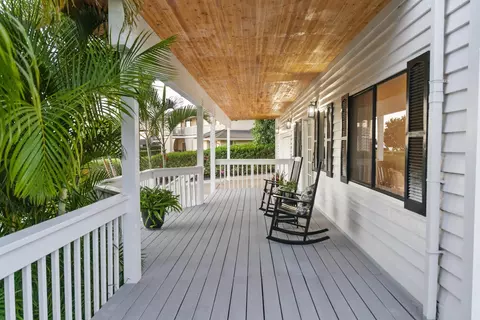 Exterior - 14 Ka Dr, Kula, HI 96790 photo 4 of 13