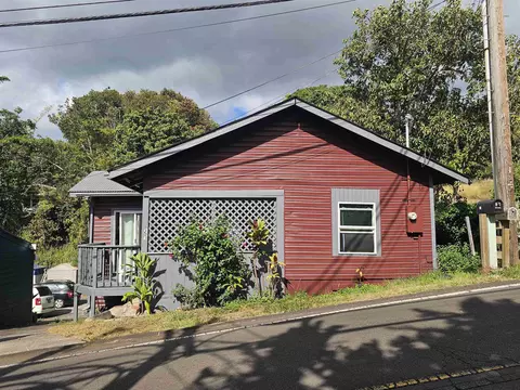 15 Olinda Rd, Makawao, HI 96768