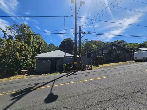 15 Olinda Rd, Makawao, HI 96768
