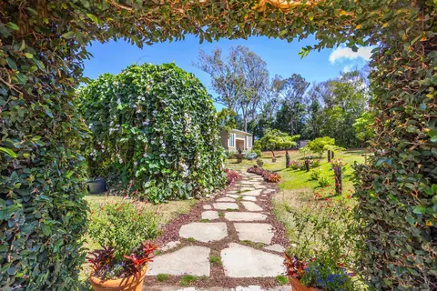 Exterior - 2625 Kokomo Rd, Haiku, HI 96708 photo 2 of 15