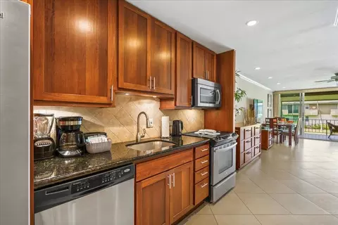 2661 Kekaa Dr #J-211, Lahaina, HI 96761