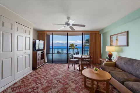 4327 Lower Honoapiilani Rd #706, Lahaina, HI 96761