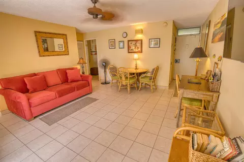 35 Walaka St #L-204, Kihei, HI 96753