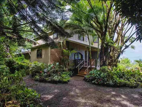 810 Upper Ulumalu Rd, Haiku, HI 96708