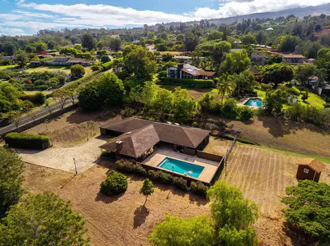 128 Hoopalua Dr, Makawao, HI 96768