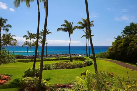 1 Bay Dr #2202, Lahaina, HI 96761